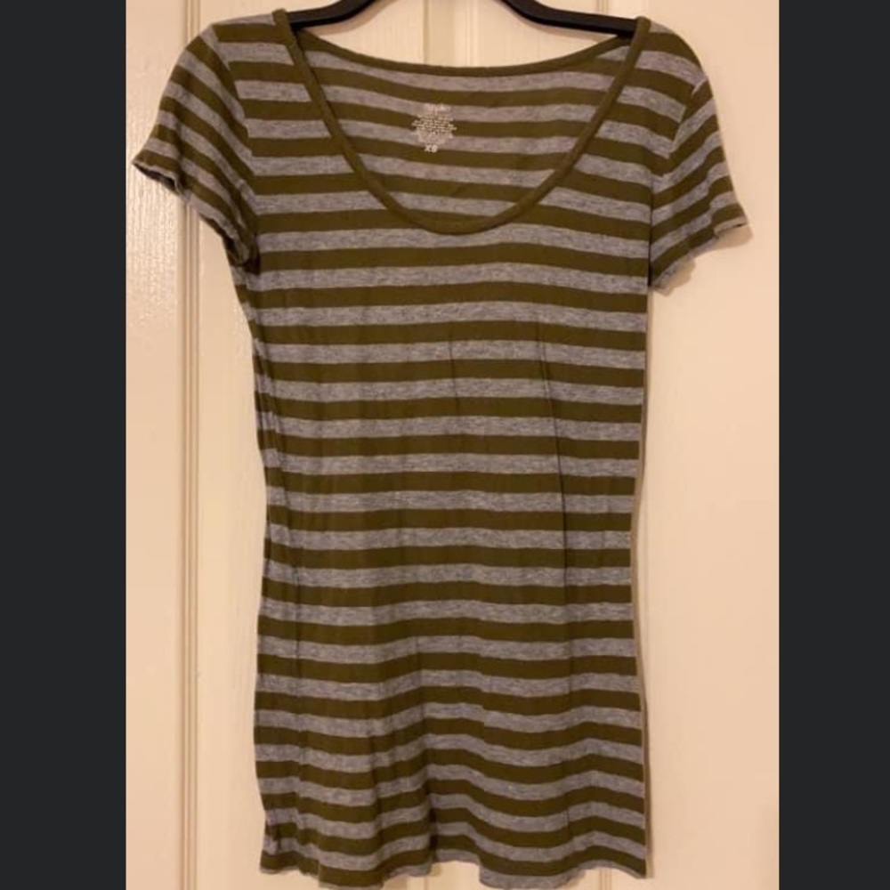 Scoop neck tee